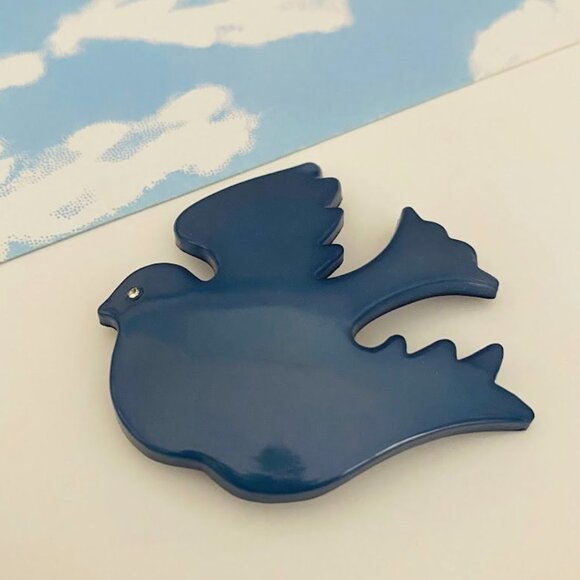 Vintage Lucite Blue Dove Bird Brooch Pin - Picture 1 of 2